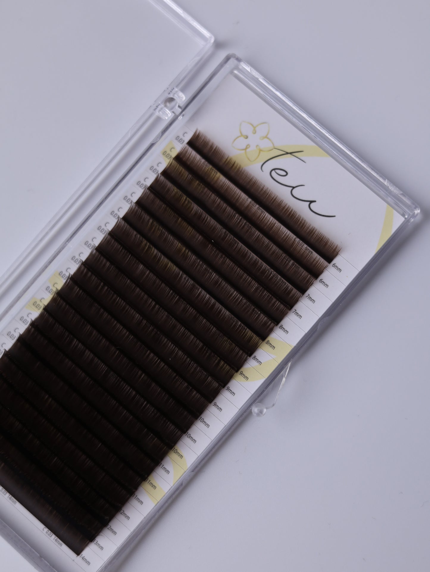 Premium Dark Chocolate Lashes von TEU