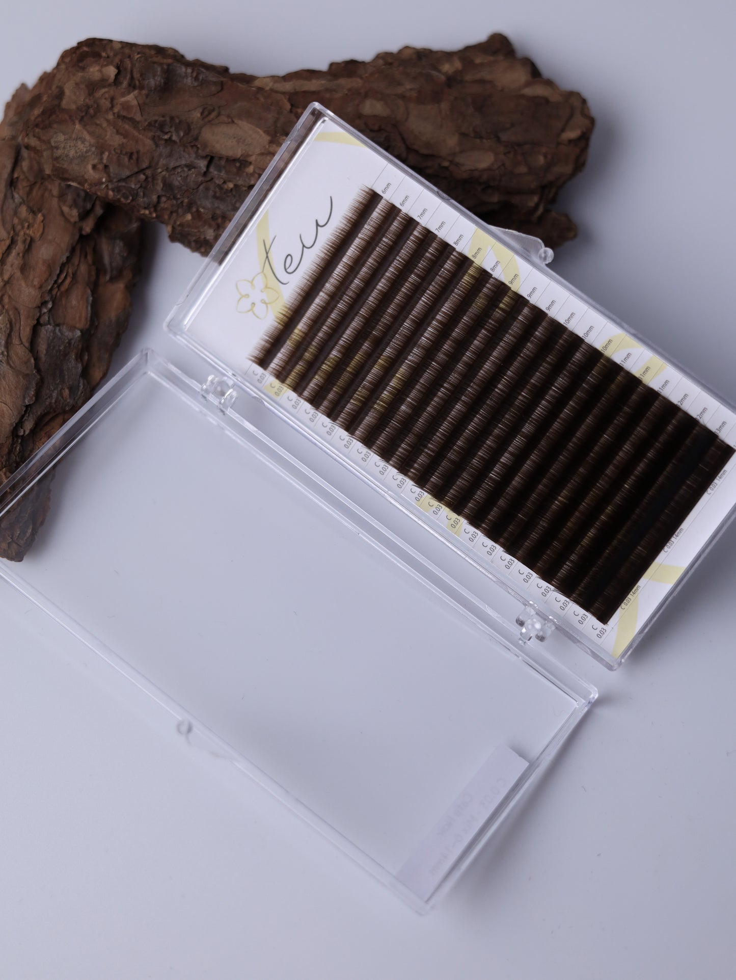 Premium Dark Chocolate Lashes von TEU